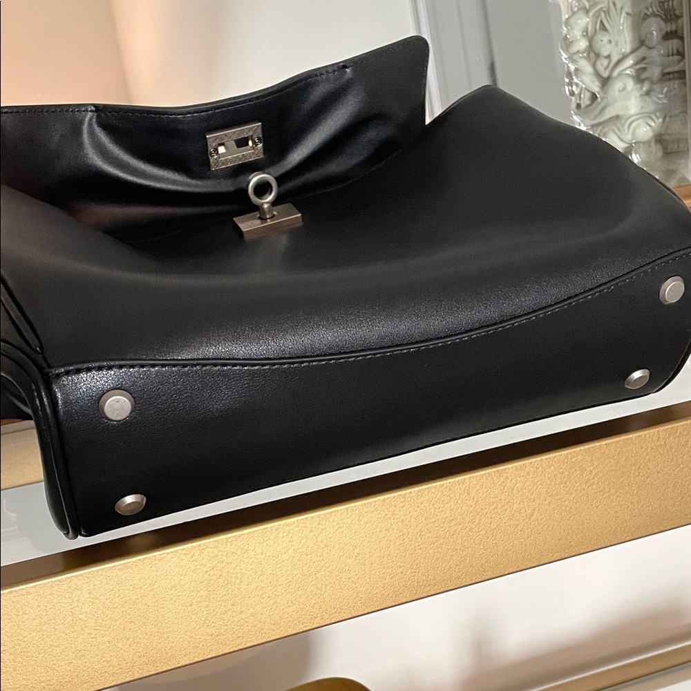 Elegant Black leather Handbag - Picture 5 of 7